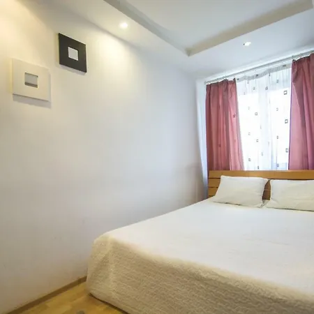 Aparton. Nezavisimosti Prospekt 75 Apartment Minsk